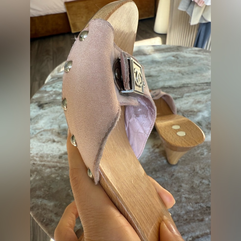 Chanel Cruise 2005 vintage mules pink suede with Chanel logo buckle wooden 6 - Picture 11 of 15